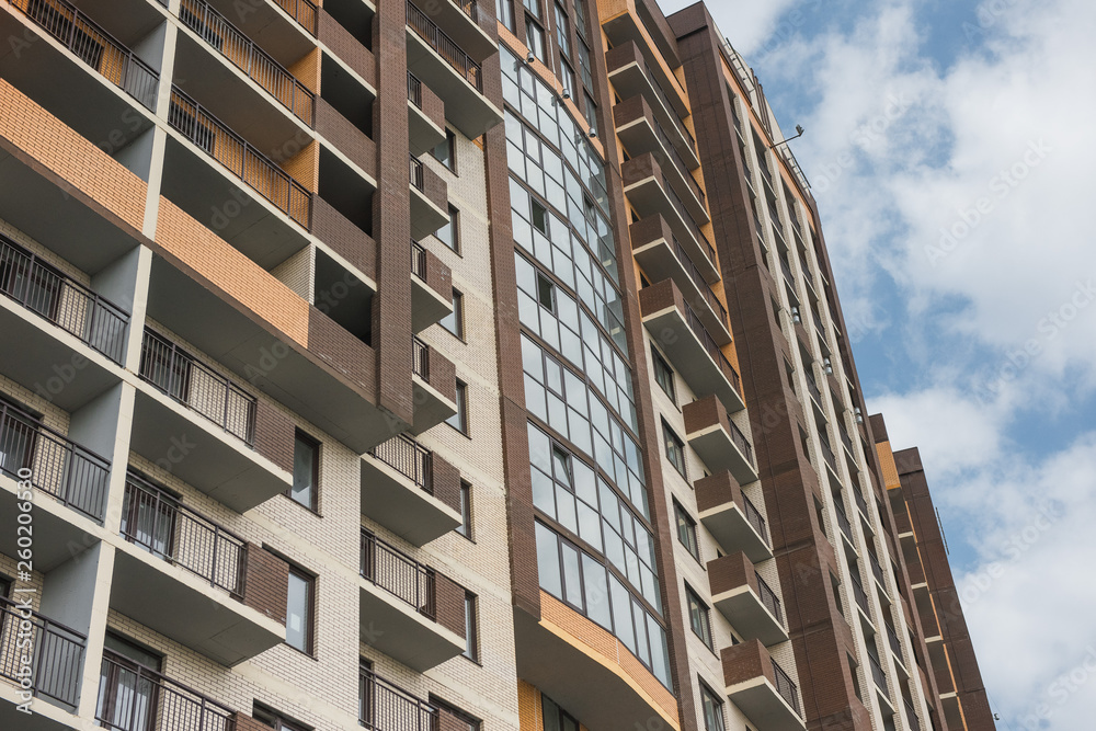 Fototapeta premium New high-rise high-rise building