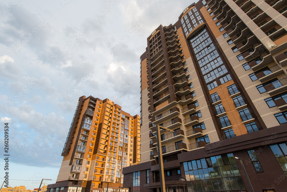 Fototapeta premium New high-rise high-rise building