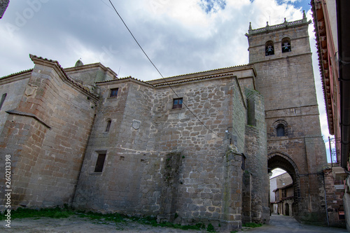 the church of Santa Mari­a la Mayor in Ledesma, Salamanca photo