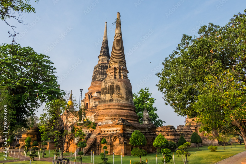 Fototapeta premium Old famous temple, Wat Yai Chaimongkol, in Thailand