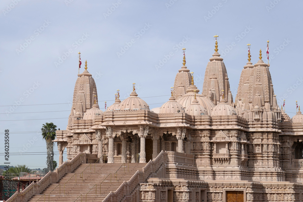 Fototapeta premium Exterior view of the famous BAPS Shri Swaminarayan Mandir