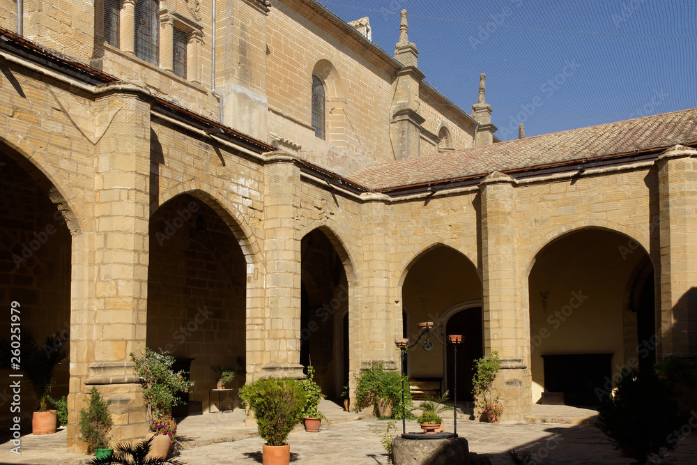Obraz premium Baeza (Spain). Cloister of the Cathedral of the Nativity of Our Lady of Baeza