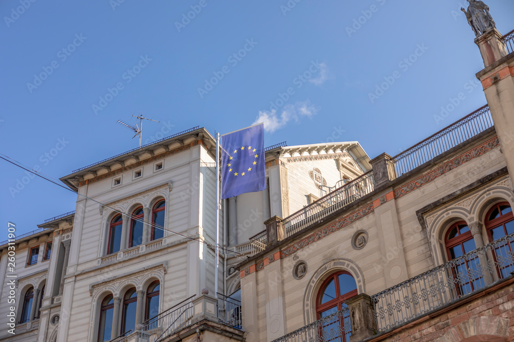 Europafahne auf einem Gebäude