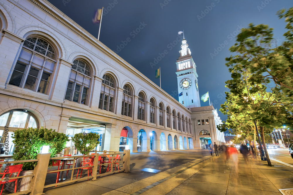 Obraz premium San Francisco Ferry Building at night, California, USA