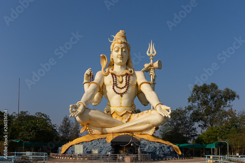 Statue de Shiva  Temple Shivgiri    Bijapur  Inde