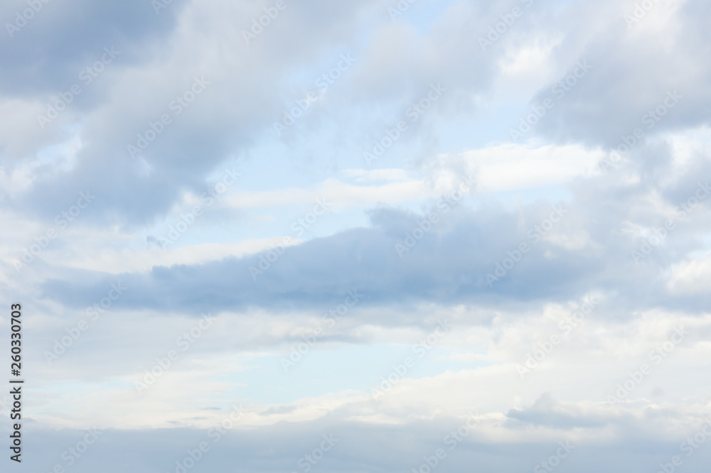 Fototapeta premium Beautiful white fluffy clouds in the blue sky day, cloud day. It best for background, abstract or blur.