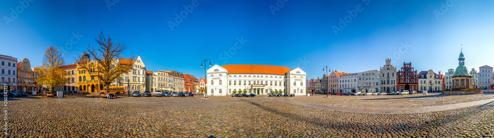 Panorama vom Marktplatz mit Rathaus, Wismar, Deutschland 