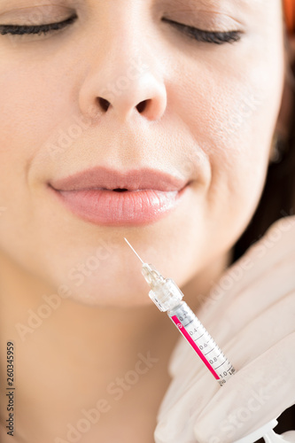 Injecting Hyaluronic Acid To Support And Shape The Tissues Of Lips