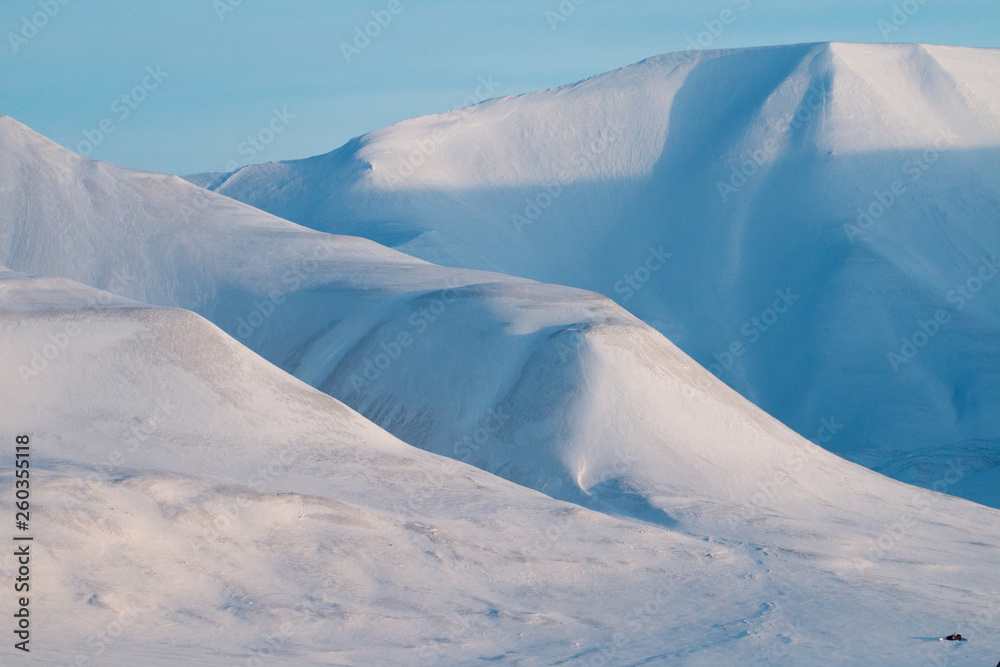 Fototapeta premium Svalbard mountains from Longyearbyen in Arctic