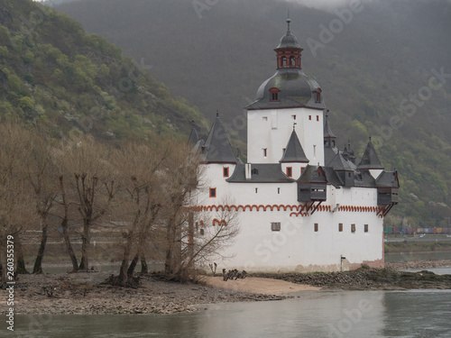 Rheinkreuzfahrt im Frühling photo