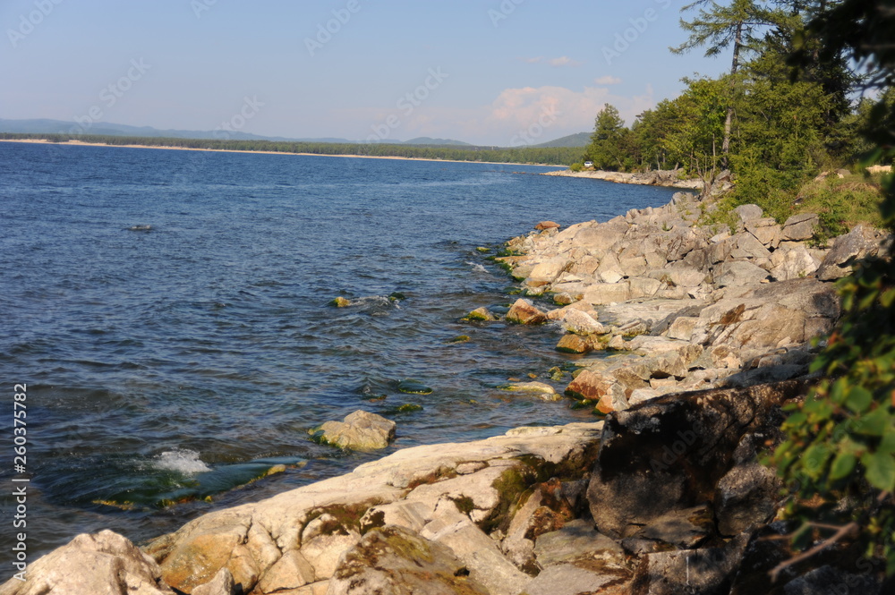 Fototapeta premium Байкал вид ландшафт камни озеро вода