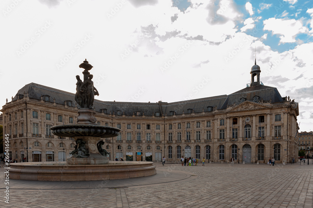 Praça em Bordeaux França