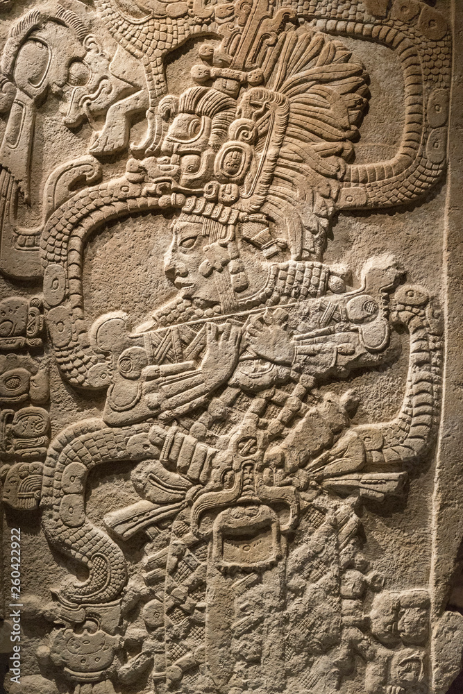 Base relief of Mayan stone carving, Maya civilization art. foto de