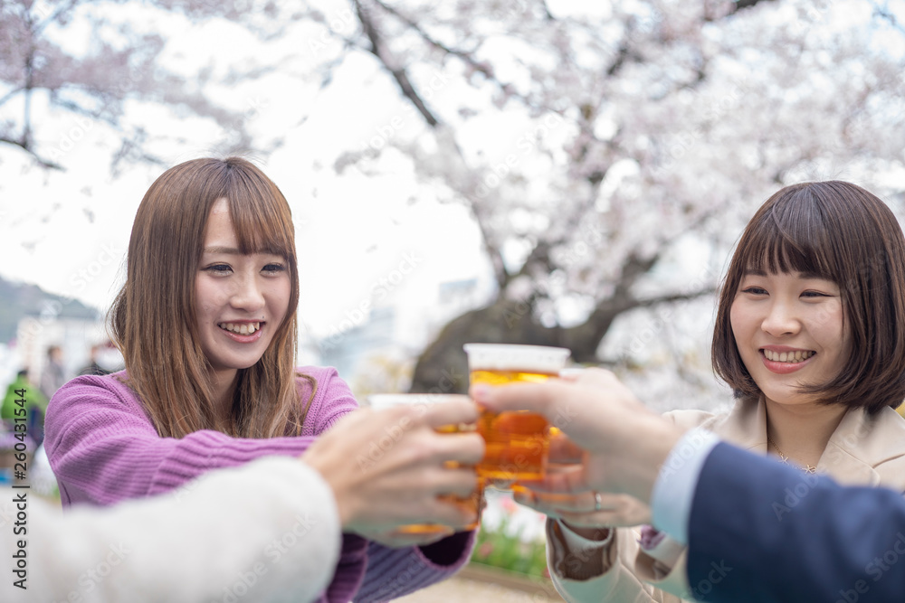 お花見　乾杯