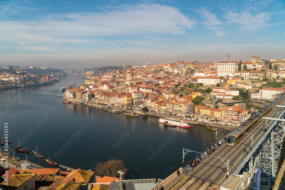 Obraz premium View on Porto with Dom Luis I Bridge