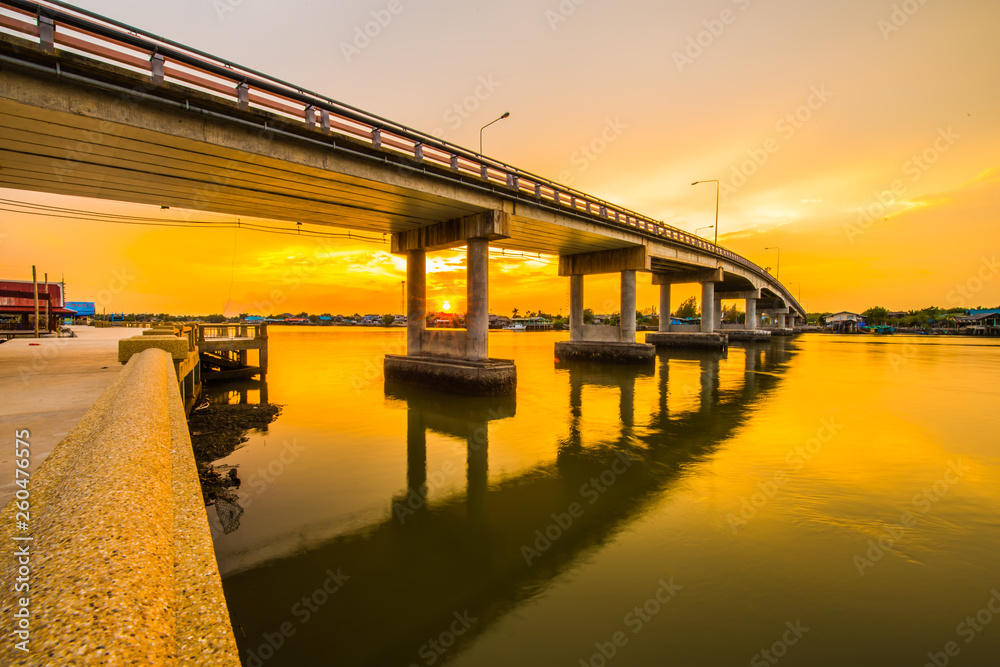 Fototapeta premium I stood under the bridge.20
