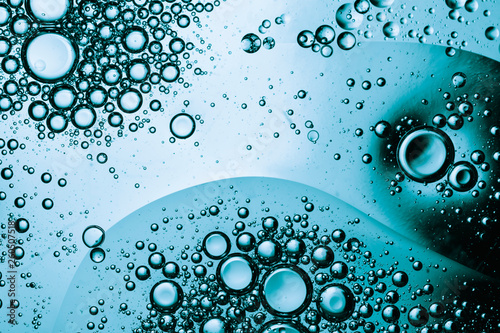 liquid mixture under micros...