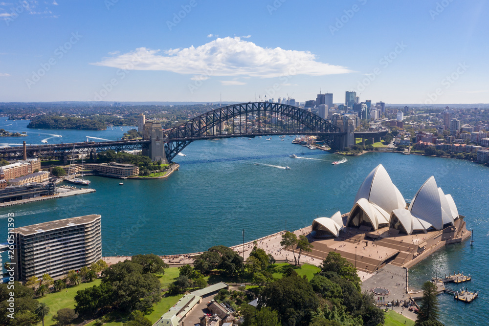 Fototapeta premium Aerial view from the Parade Ground gardens looking towards the beautiful harbour in Sydney, Australia