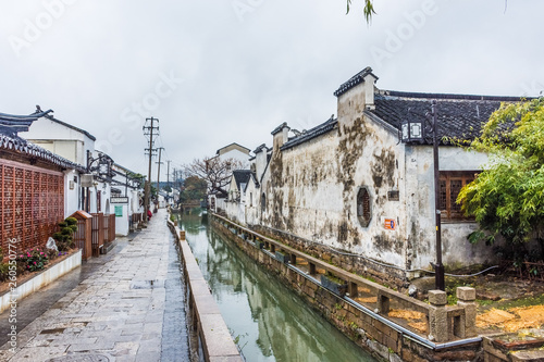Beautiufl canal of Suzhou under the rain, China © Stefano Zaccaria