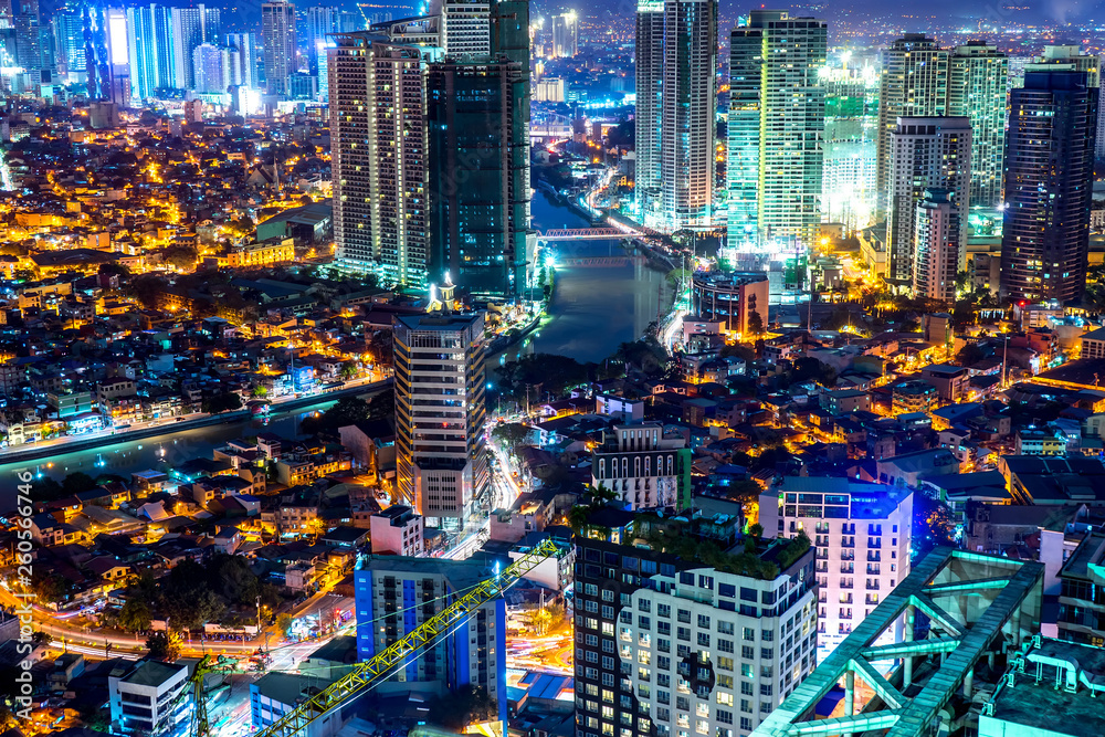 Fototapeta premium Skyline of Manila by the River Pasig