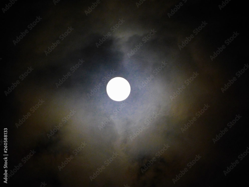 Obraz premium Der Vollmond vom 19. Februar 2019