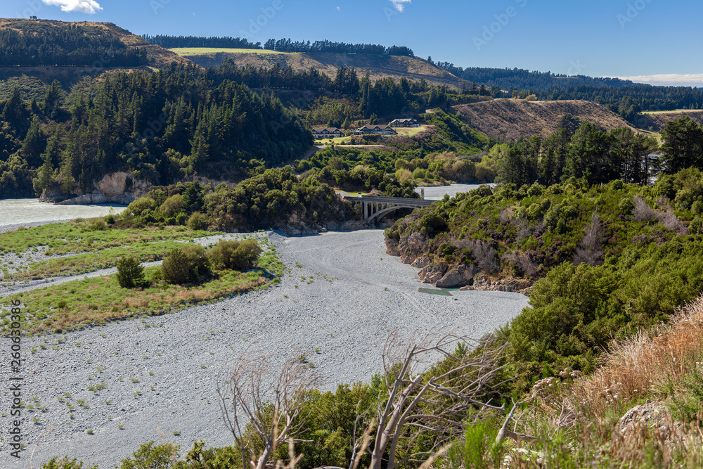 Obraz premium View of the dried up Rakaia River bed in summertime