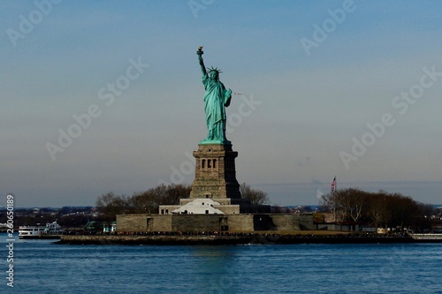 Statue of Liberty in winter © Daniel