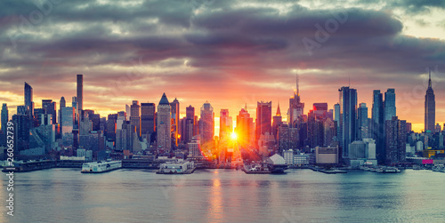 Photography Cloudy sunrise over Manhattan, New York, USA