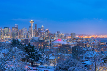 skyline of seattle in winter
