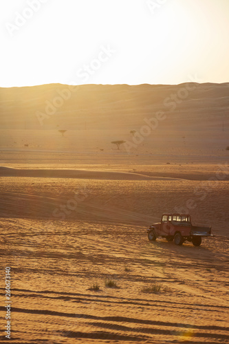 Altes Fahrzeug in der Wüste