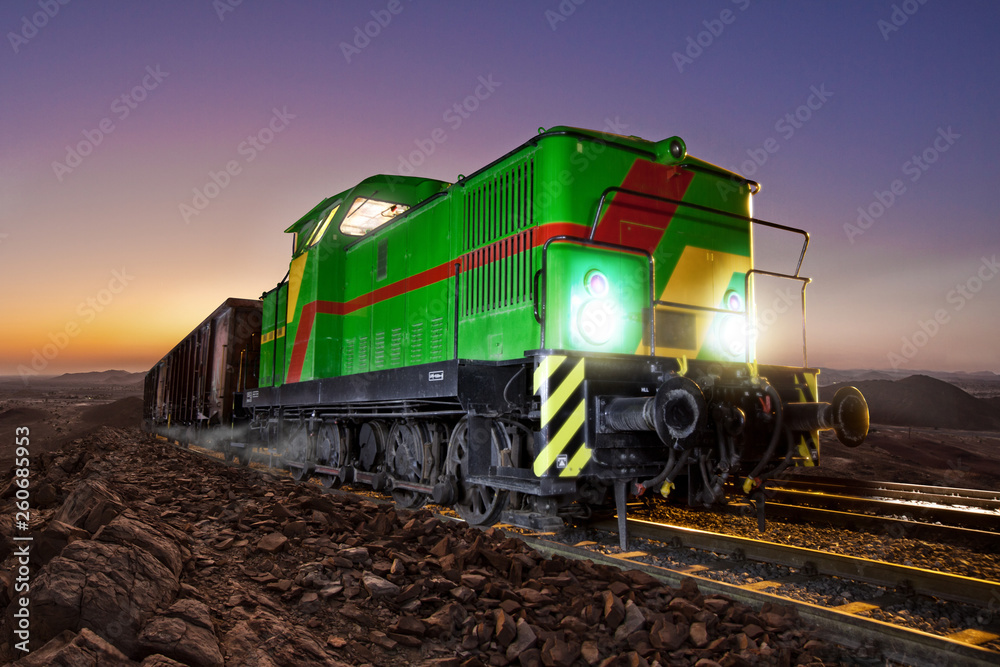 Obraz premium Wüsten Güterzug 
