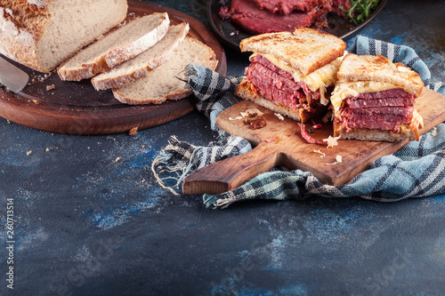 Bild auf Leinwand Reuben Sandwich with corned beef, cheese and sauerkraut