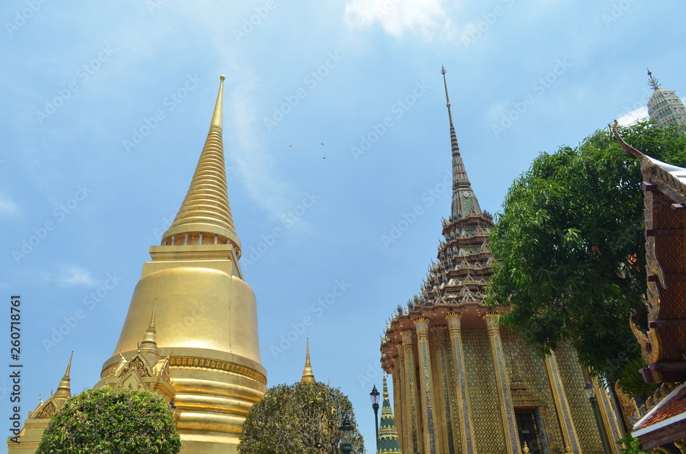 Naklejka premium temple in thailand