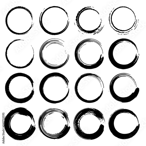 Set of grunge circles, Grunge round shapes, Vector illustration..