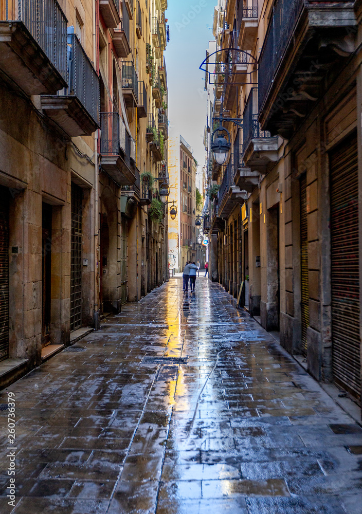 Paseo por el casco antiguo de Barcelona
