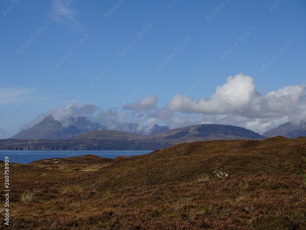 Blick über Tarskavaig in Sleat auf der Isle auf Skye in Schottland