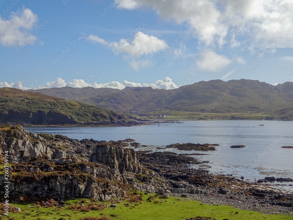Blick über die Bucht von Tarskavaig in Sleat auf der Isle auf Skye in Schottland