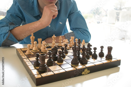 Gra w szachy, forma spędzania wolnego czasu, trening dla mózgu