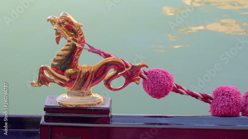 14541_Golden_dragon_sculpture_on_the_side_of_the_Venetian_gondola.jpg