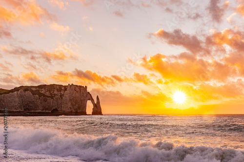 Klippen von Etretat bei Sonnenuntergang