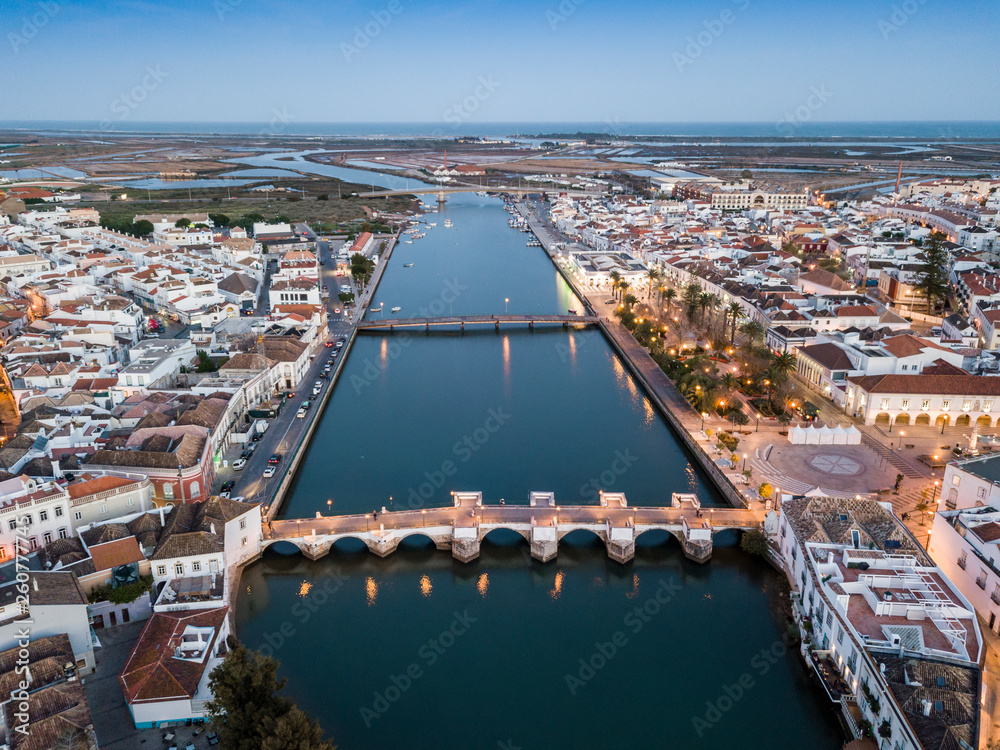 Φωτογραφία Aerial cityscape of beautiful Tavira in the evening, Algarve, Portugal