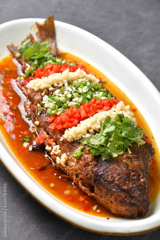 Fototapeta premium beef with vegetables and sauce