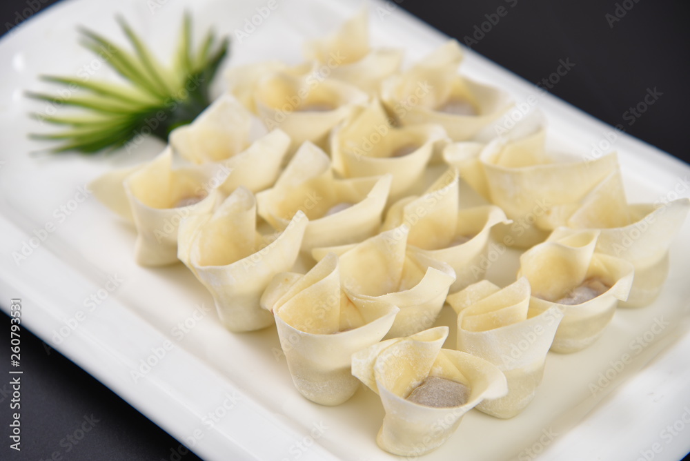tortellini with pesto sauce tortellini with pesto sauce