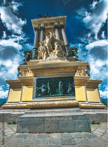 retiro estatua 1922 Madrid spain