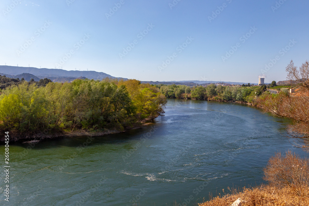 Paisajes de la ribera del rio ebro en flix - Ribera d'ebre - Tarragona