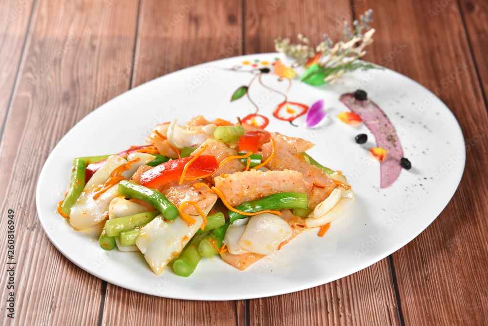salad with chicken and vegetables