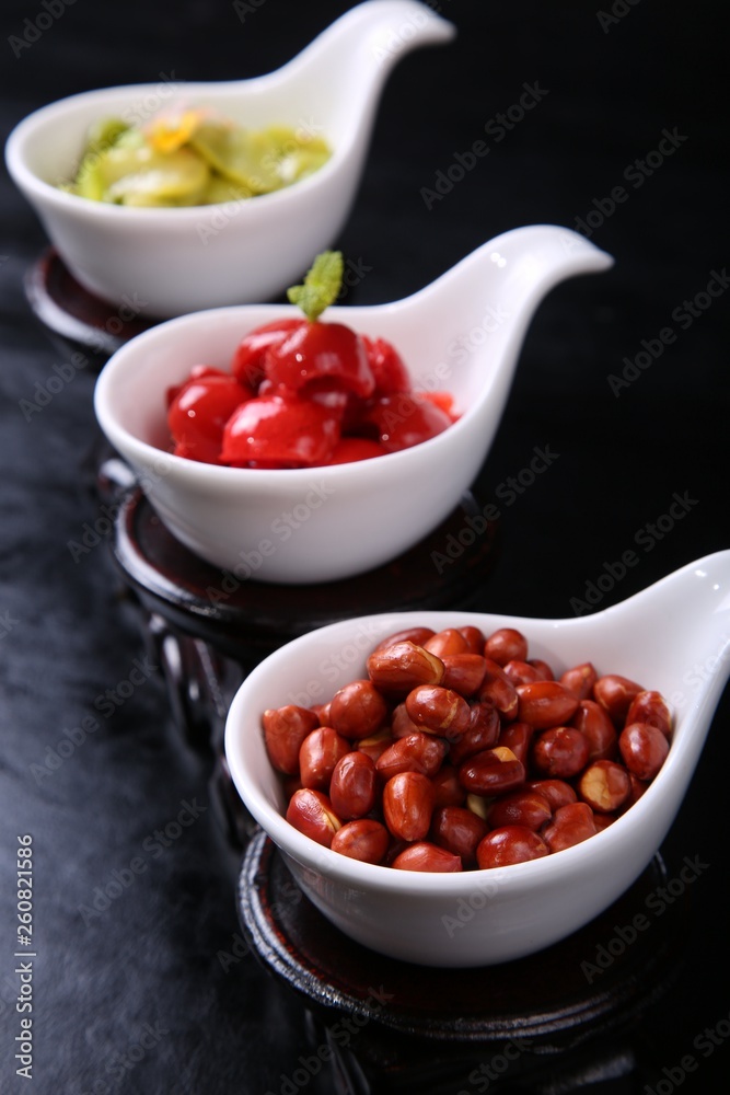 tomatoes in a bowl tomatoes in a bowl