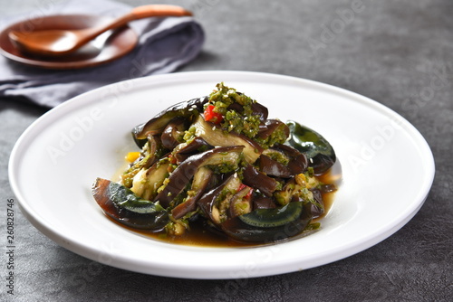 pasta with mussels and tomato sauce