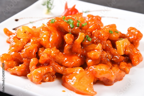 pasta with tomato and cheese sauce