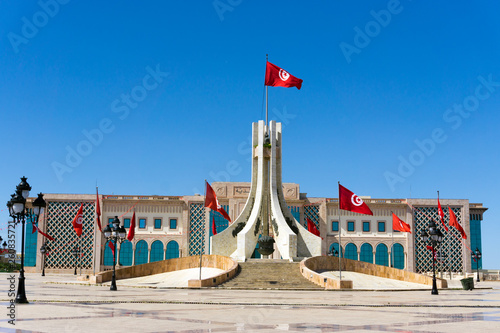 Fototapeta City Hall and the Monument of the Kasbah Square in Tunis, Tunisia